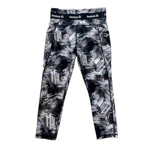 Reebok Black and White Capri Work out Leggings Women’s Size Medium